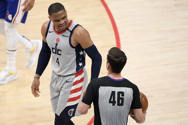 足球评论员 足球评论员