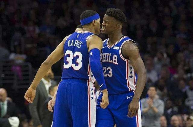 并且自信地 并且自信地